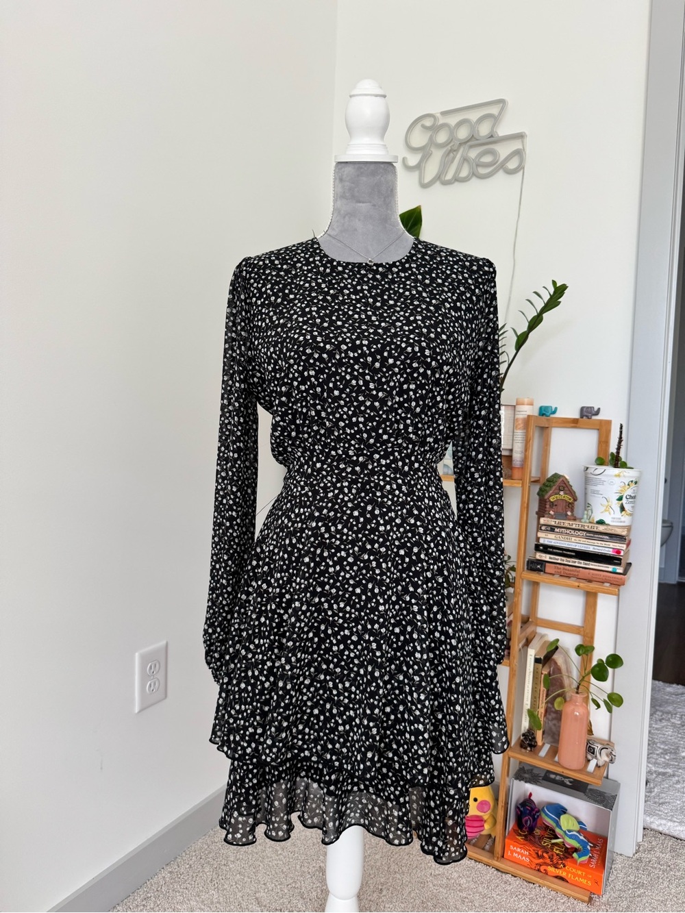 Women's Black Floral Long-Sleeve Ruffle Dress